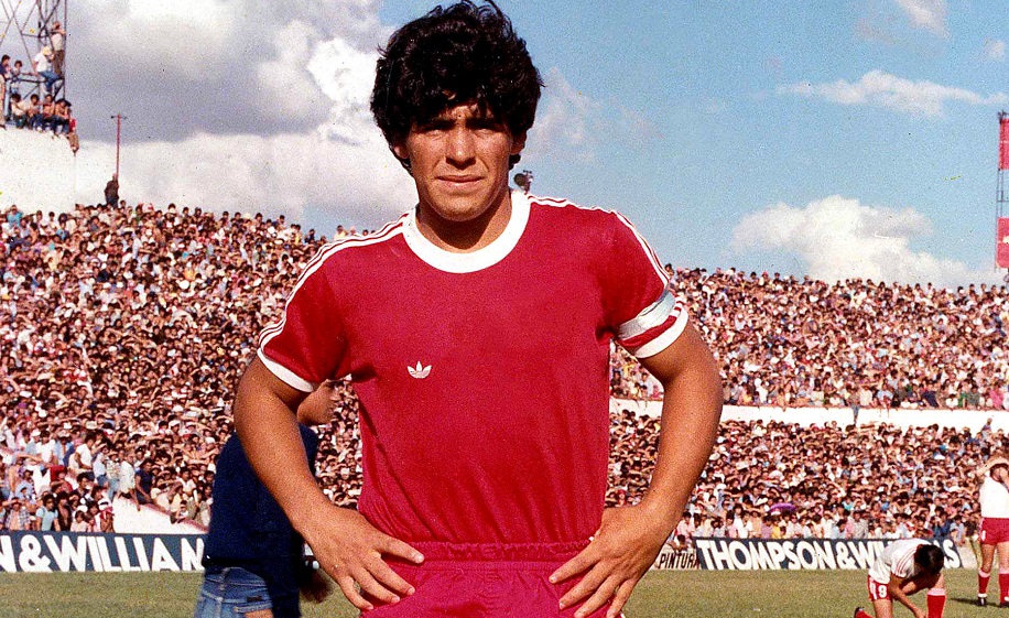 diego armando maradona joueur argentinos juniors débuts professionnels 15 ans le corner histoire du football